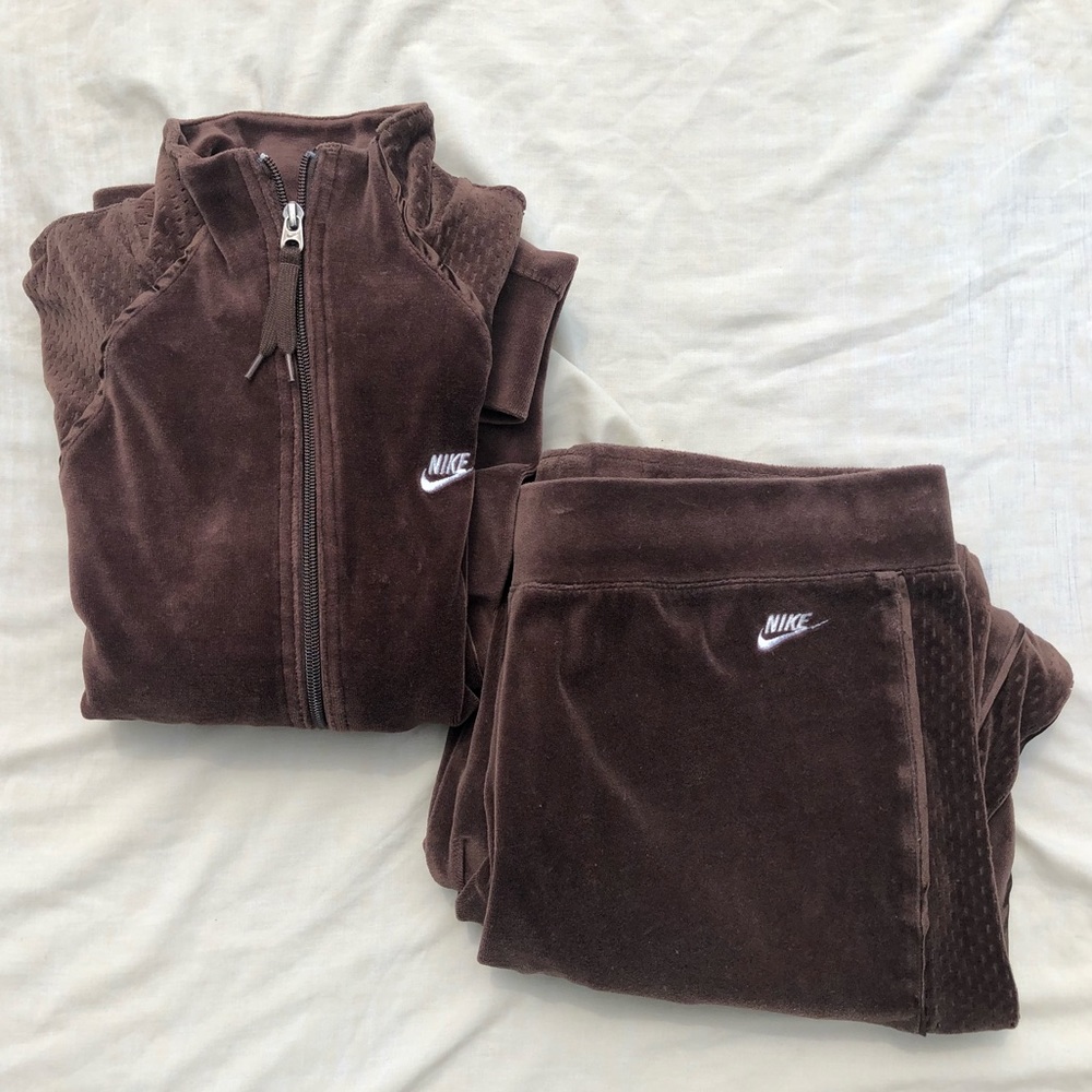 Nike Women’s Velour Track Suit Brown Size M(8-10)